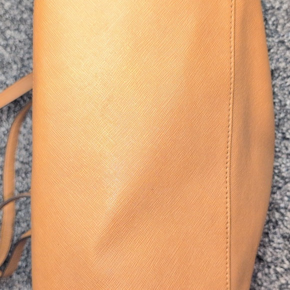 Michael Kors Textured Leather Beige Tote Shoulder Bag Great For Laptop, iPad Etc - Picture 5 of 11